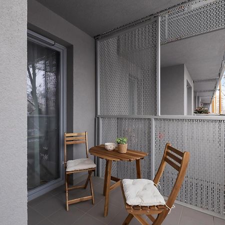 Prandoty Beautiful Apartment With Balcony Cracow By Renters Prestige 크라쿠프 외부 사진